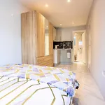 Amazing 3 Bedroom, 2 Bathroom, Ground Floor Flat With Garden, Near Train Station And Bus Stop